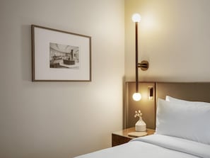 1 bedroom, premium bedding, minibar, in-room safe