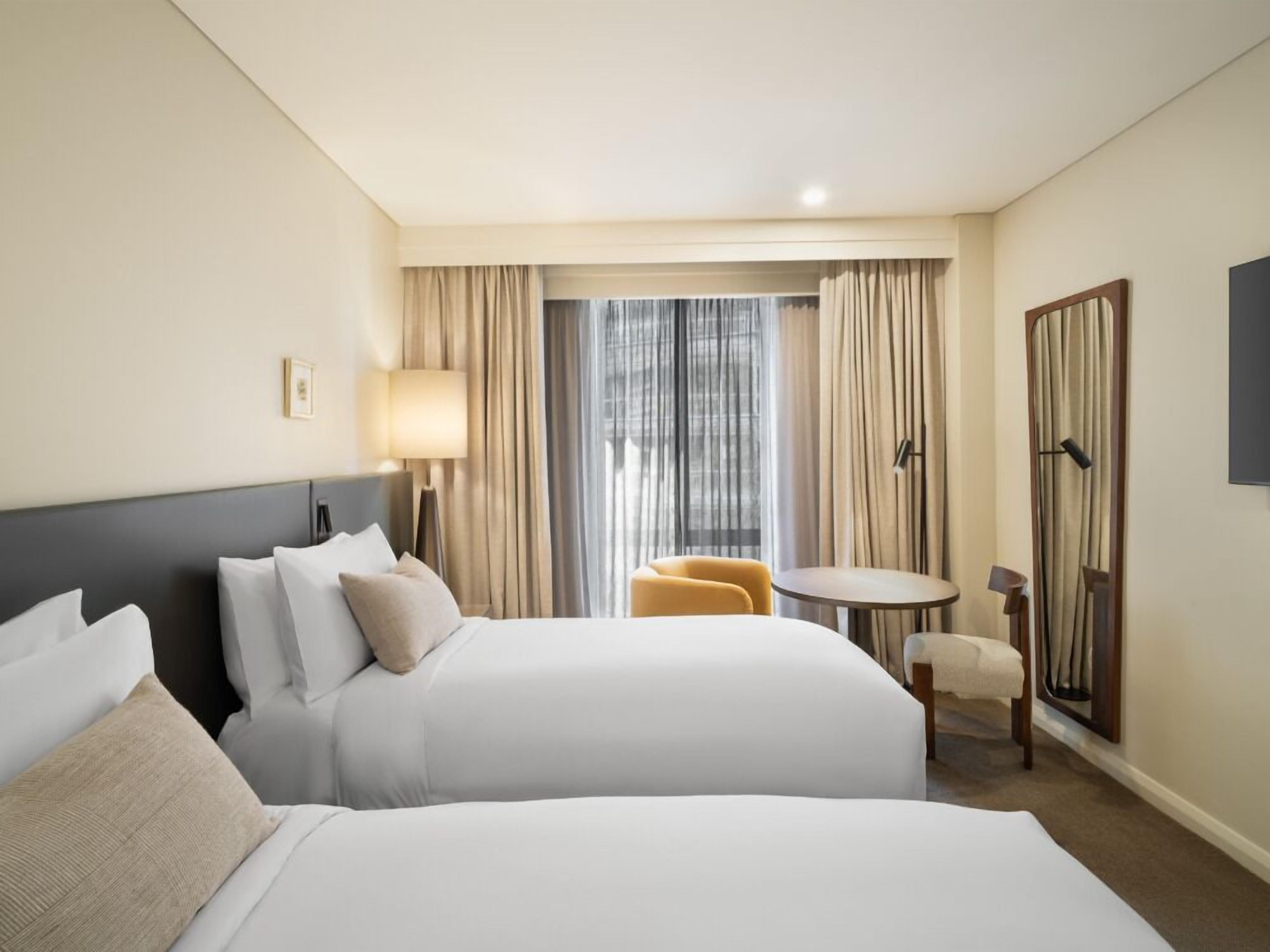 Classic Room, 2 Twin Beds | Premium bedding, minibar, in-room safe, desk