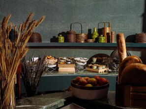 Daily buffet breakfast (AUD 50 per person)