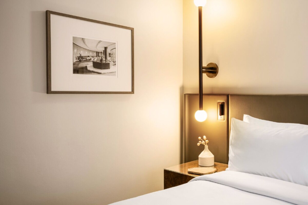 Kamar Klasik, 2 Tempat Tidur Twin | Seprai premium, minibar, brankas, dan meja kerja