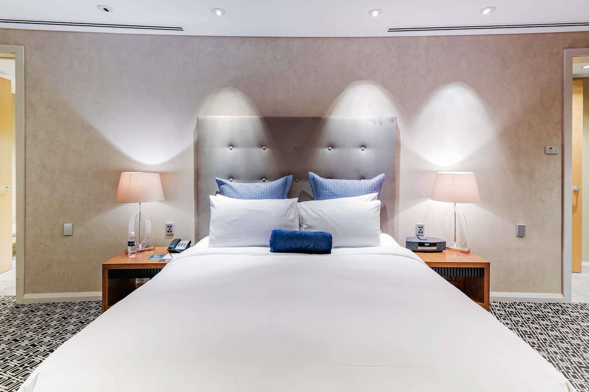 WENTWORTH SUITE, Club Sofitel Access, 1 King Size Bed, Separate Living Room