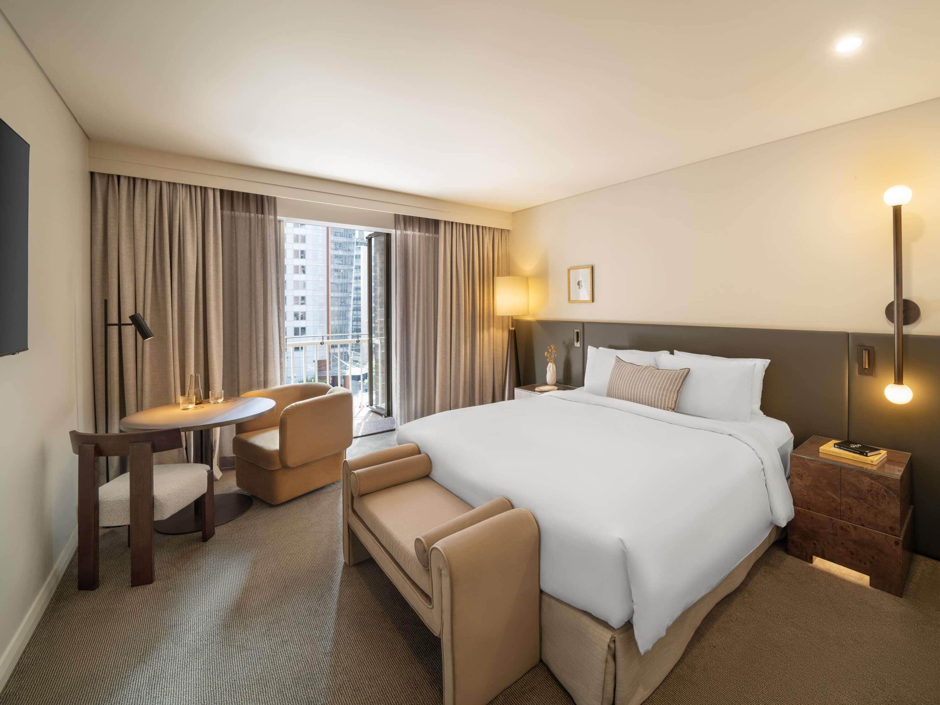 Luxury Room, 1 King Bed | Premium bedding, minibar, in-room safe, desk