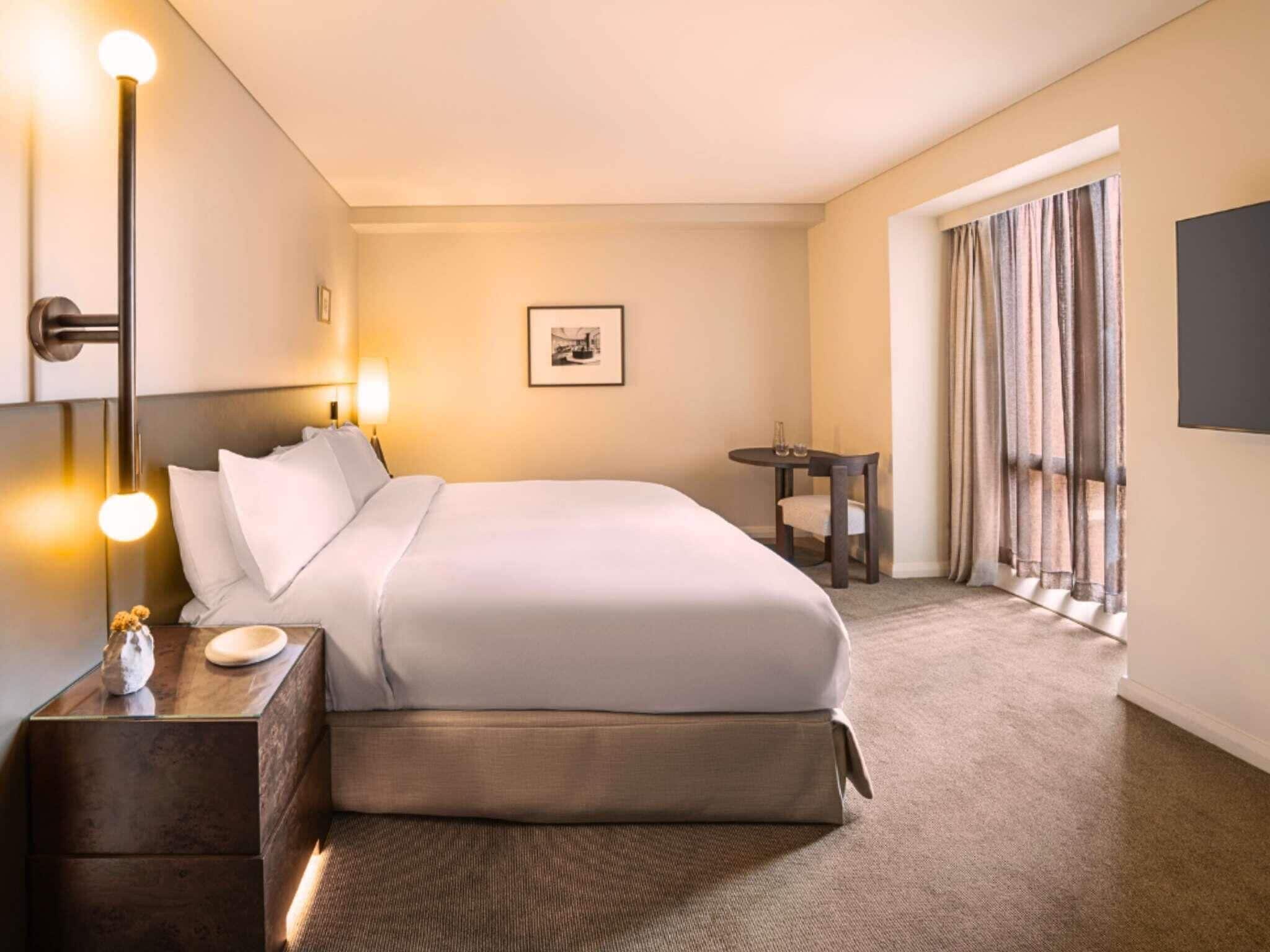 Chambre classique, 1 très grand lit | Literie de qualité, minibar, coffre-fort pour ordinateur portable
