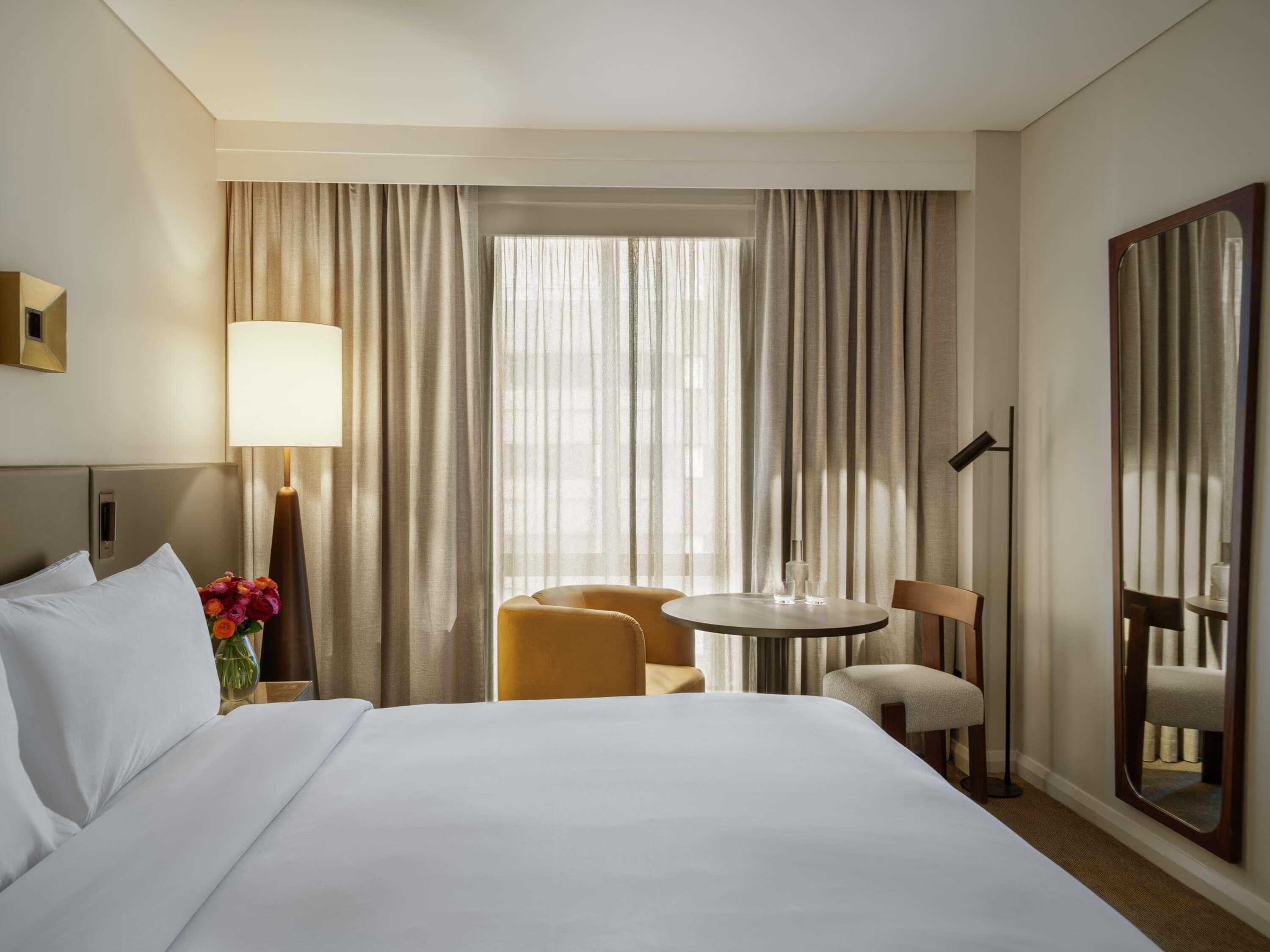 Classic Room, 2 Twin Beds | Premium bedding, minibar, in-room safe, desk