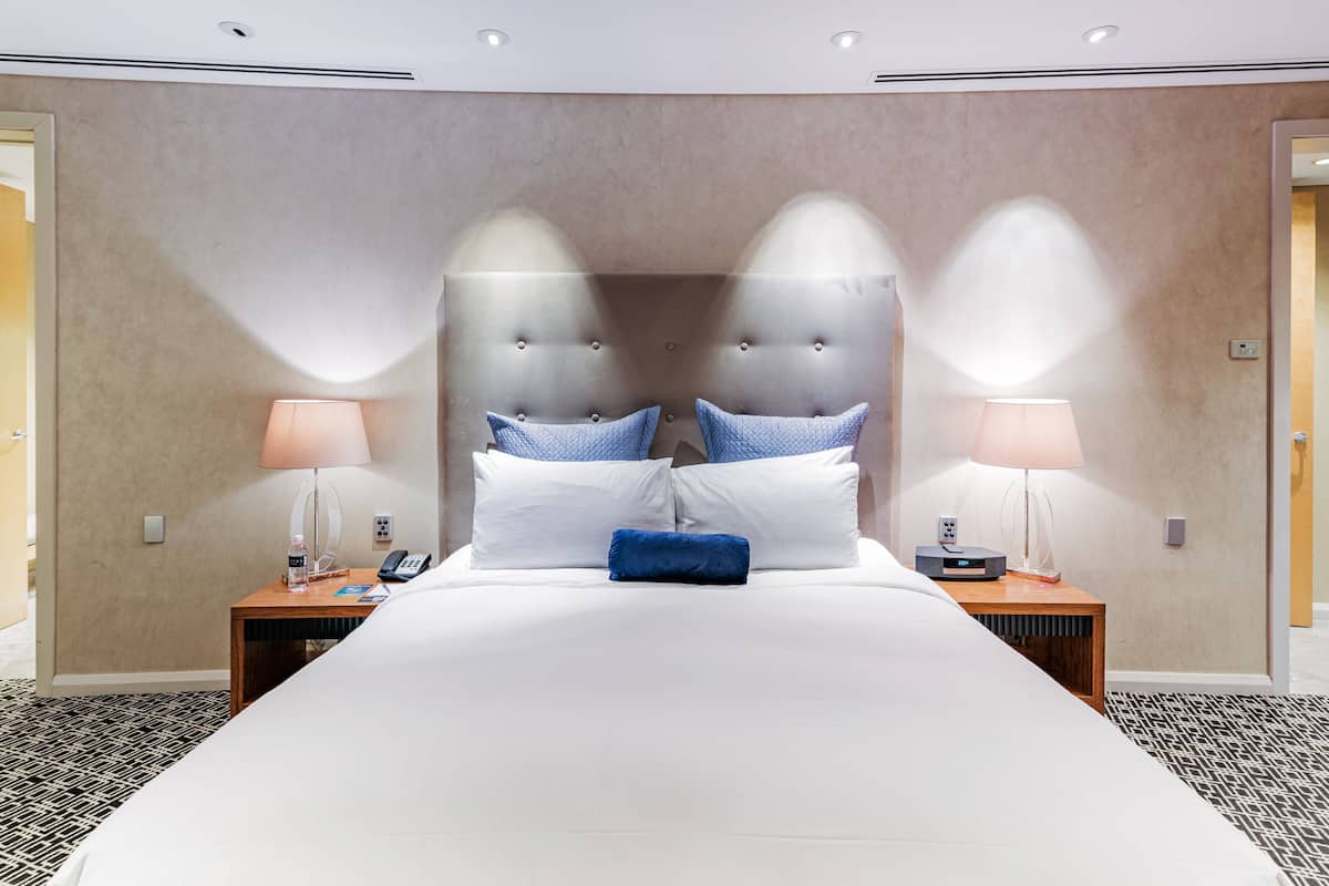 1 bedroom, premium bedding, minibar, in-room safe