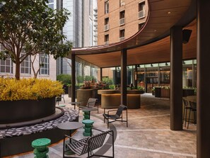 2 bars/lounges - Sofitel Sydney Wentworth (Sydney)