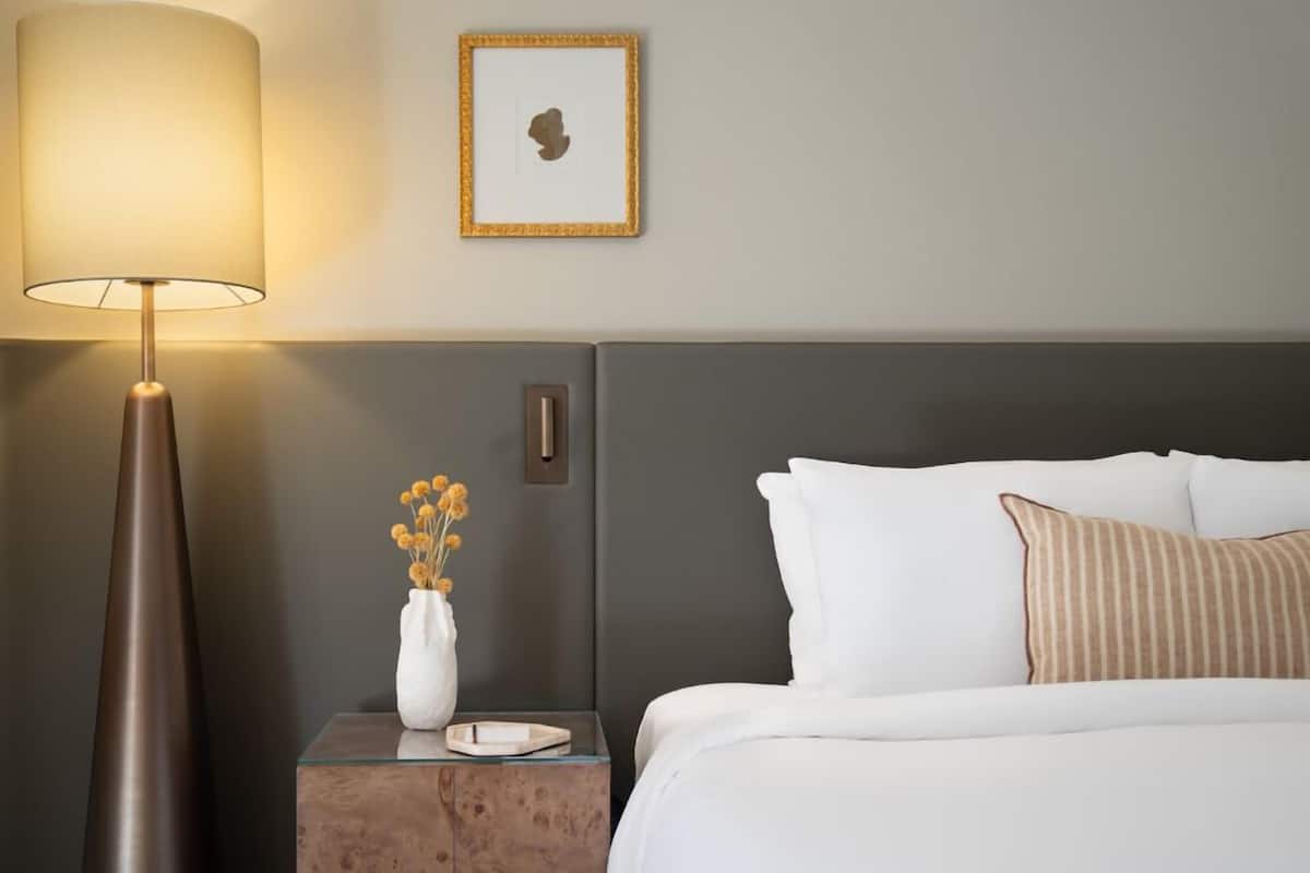 1 bedroom, premium bedding, minibar, in-room safe