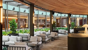 2 bars/lounges