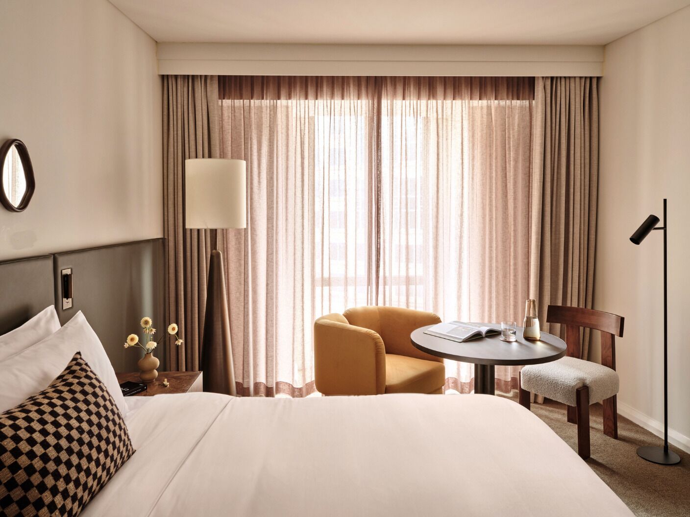 Luxury Room, 1 King Bed, Club Lounge Access