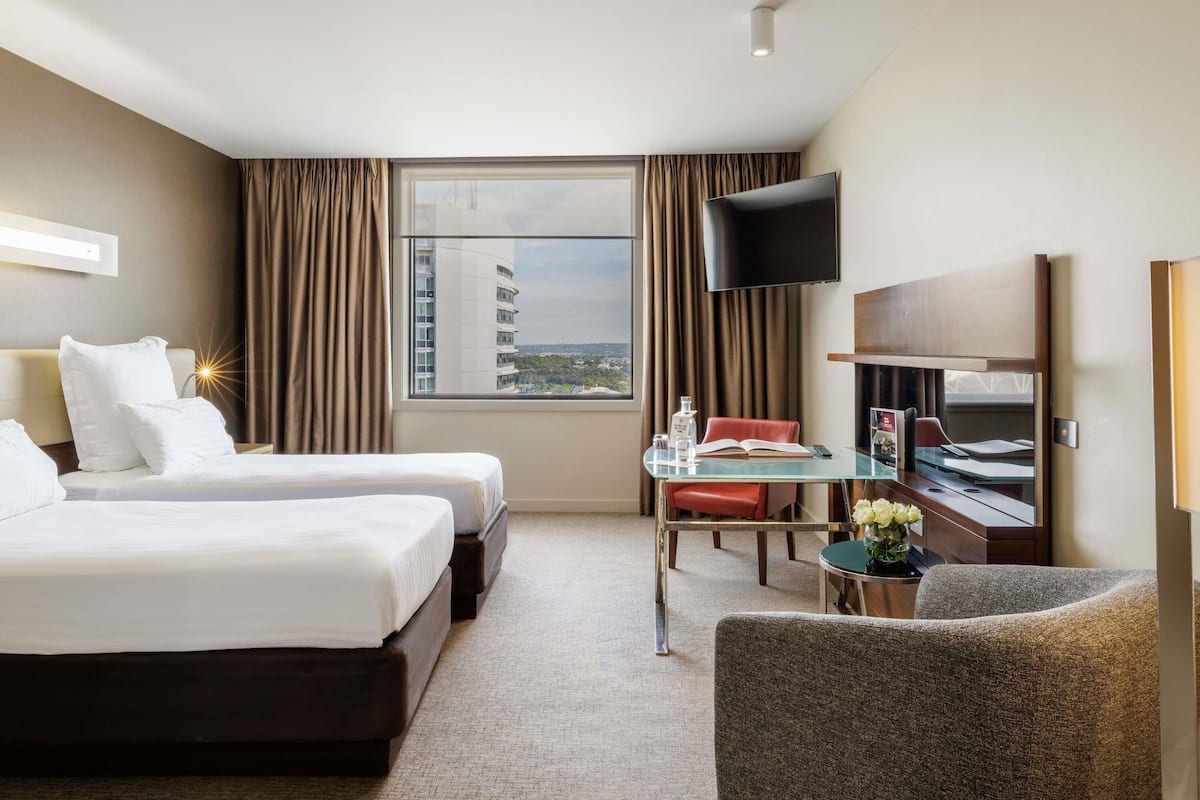 Deluxe-Zimmer, 2 Einzelbetten | Hochwertige Bettwaren, Minibar, Zimmersafe, Schreibtisch