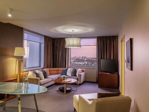 Executive Suite, 1 King Bed, Jetted Tub