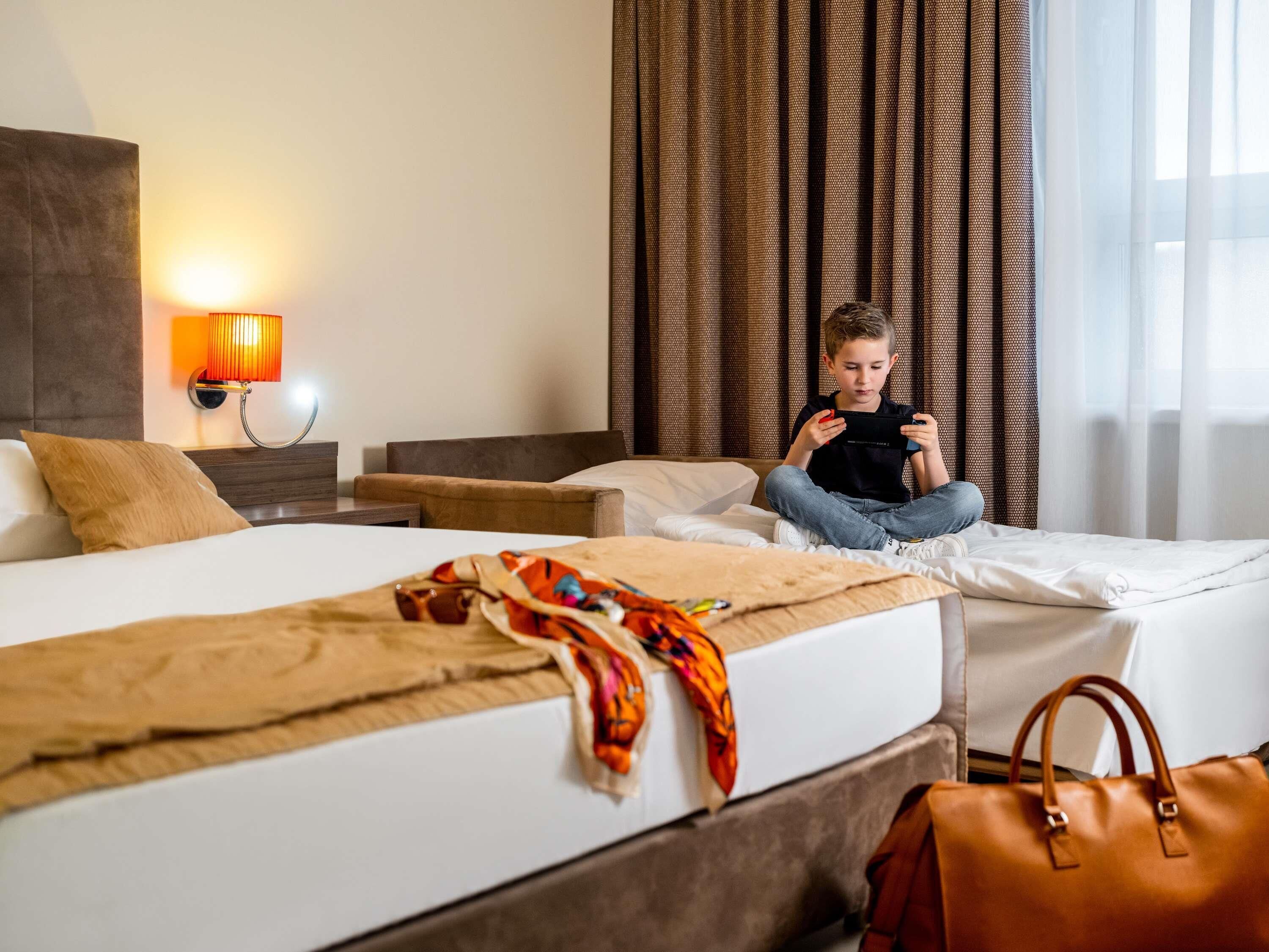 Hypo-allergenic bedding, in-room safe, desk, laptop workspace