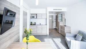 Suite – executive, flere senger | Oppholdsområde | LCD-TV og bordtennis