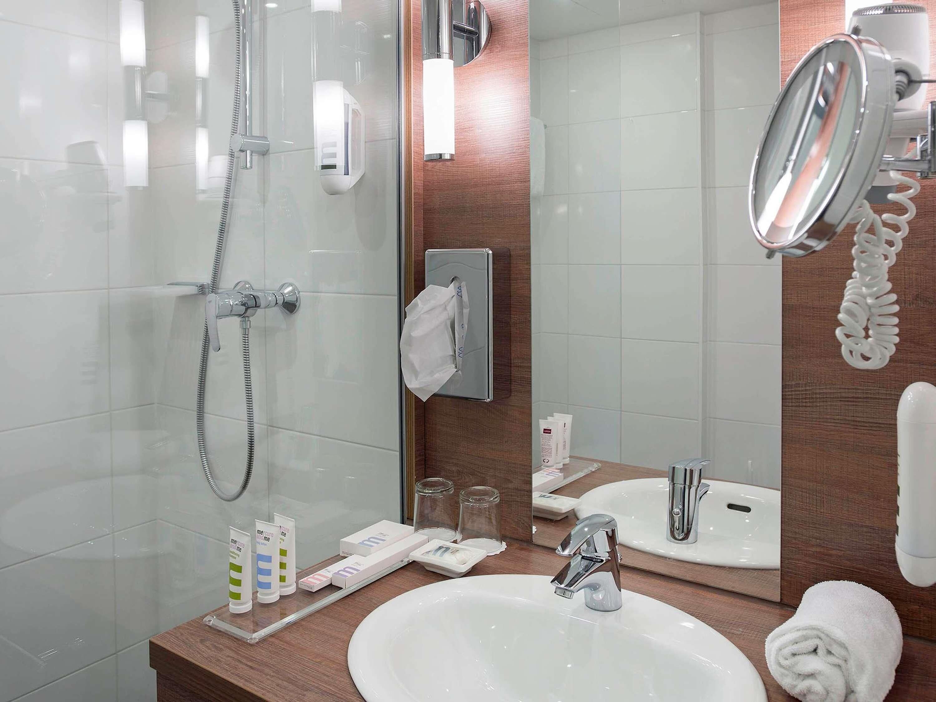 Privilege, Zimmer, 1 Queen-Bett | Allergikerbettwaren, Zimmersafe, Schreibtisch