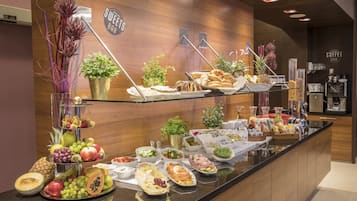 Frühstücksbuffet am Wochenende (20 EUR pro Person)