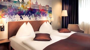 Privilege, Rom, 1 queensize-seng | Allergitestet sengetøy, safe på rommet og skrivebord