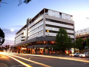 Exterior - Novotel Canberra (Canberra)
