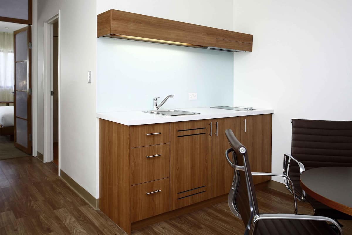 Apartamento, 1 habitación | 1 dormitorio, caja fuerte, mobiliario individual y escritorio