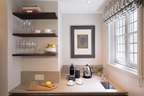 Suite | Egyptian cotton sheets, premium bedding, free minibar items