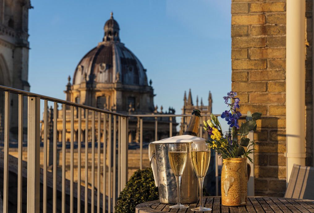 Egyptian cotton sheets, premium bedding, free minibar items