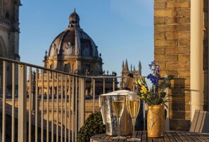 Superior Room, Balcony (Deluxe) | Egyptian cotton sheets, premium bedding, free minibar items - Old Bank Hotel (Oxford)