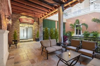 2 restaurants, pizza at Westgate Town Center Resort