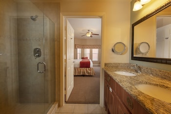 Villa, 2 Bedrooms | Bathroom | Free toiletries, hair dryer, towels at Westgate Town Center Resort