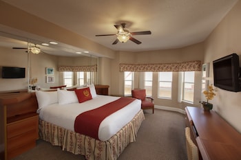 Villa, 2 Bedrooms | Iron/ironing board, free cribs/infant beds, free WiFi, bed sheets at Westgate Town Center Resort