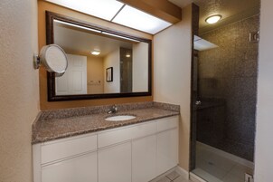 Room, 2 Double Beds | Bathroom