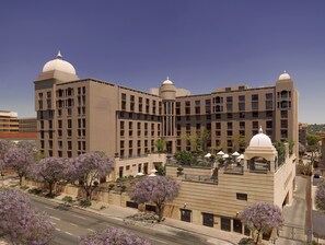 المنشأة من الخارج