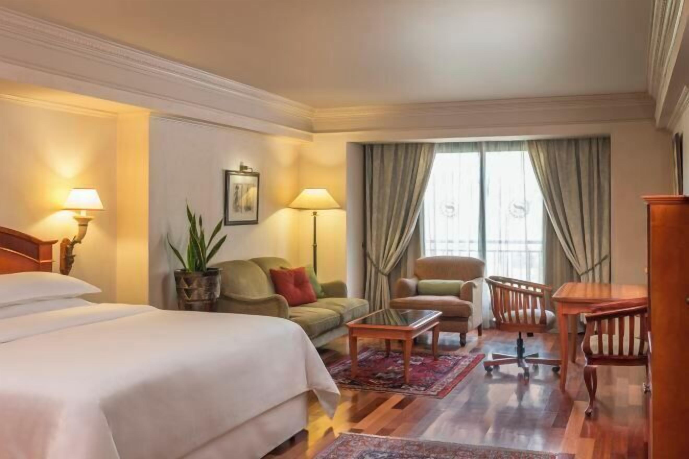 Hochwertige Bettwaren, Daunenbettdecken, Minibar, Zimmersafe