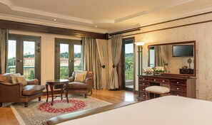 Habitación presidencial, 1 cama King size, cocina | Ropa de cama de alta calidad, edredón y minibar 