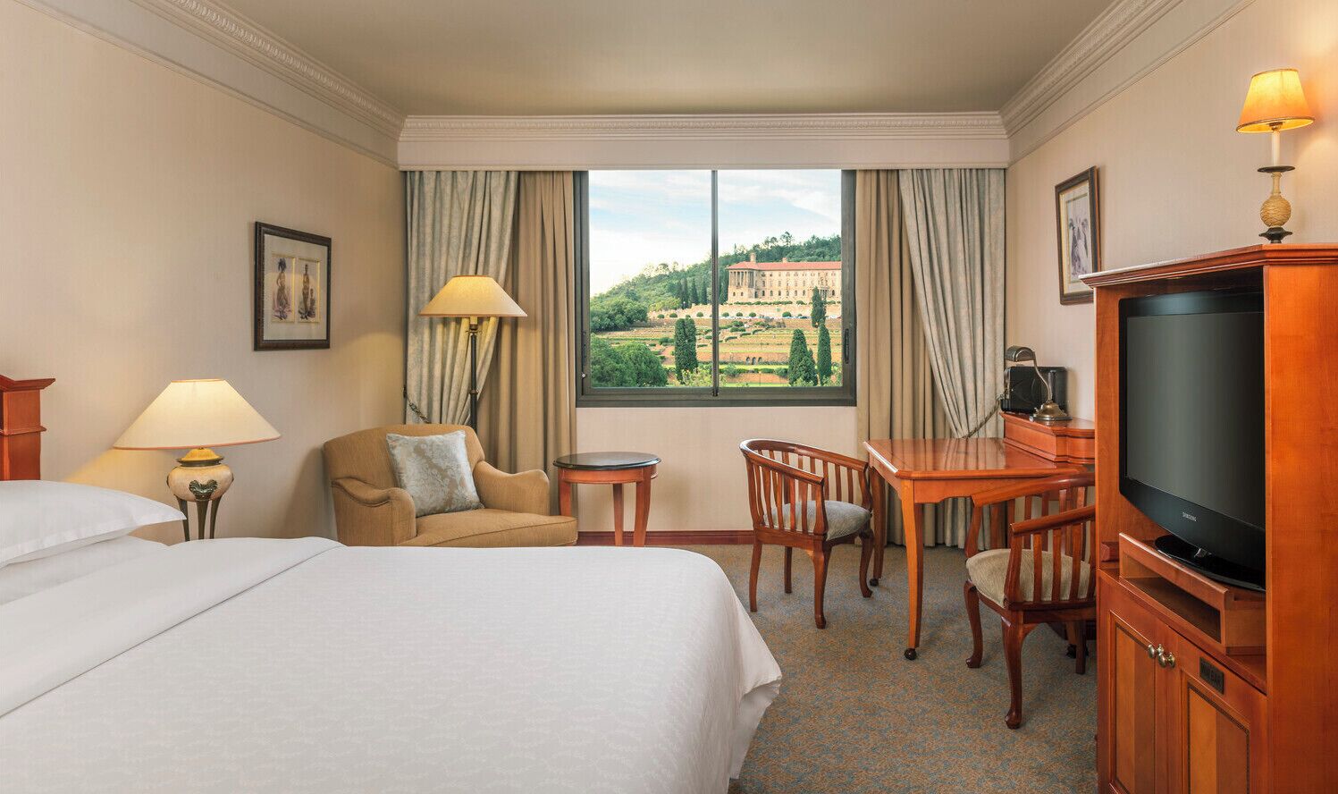 Premium bedding, down comforters, minibar, in-room safe