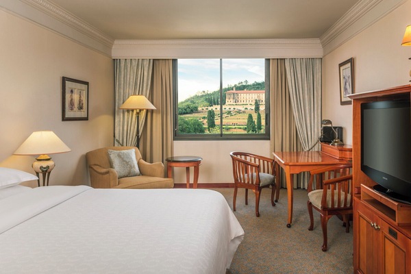 Einzelzimmer, 1 King-Bett, Stadtblick | Hochwertige Bettwaren, Daunenbettdecken, Minibar, Zimmersafe