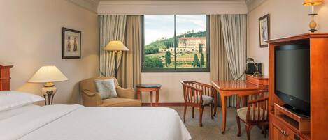 Rúmföt af bestu gerð, dúnsængur, míníbar, öryggishólf í herbergi