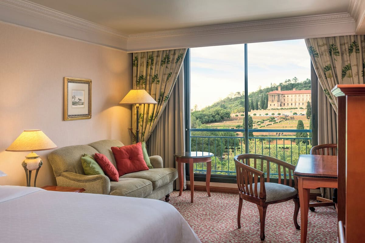 Ropa de cama de alta calidad, edredón y minibar