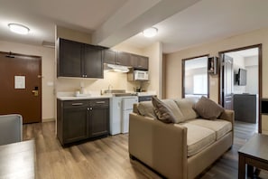 Suite, 2 Queen Beds, Kitchenette, Mountain View (with Sofabed) | Hypo-allergenic bedding, down comforters, in-room safe, desk