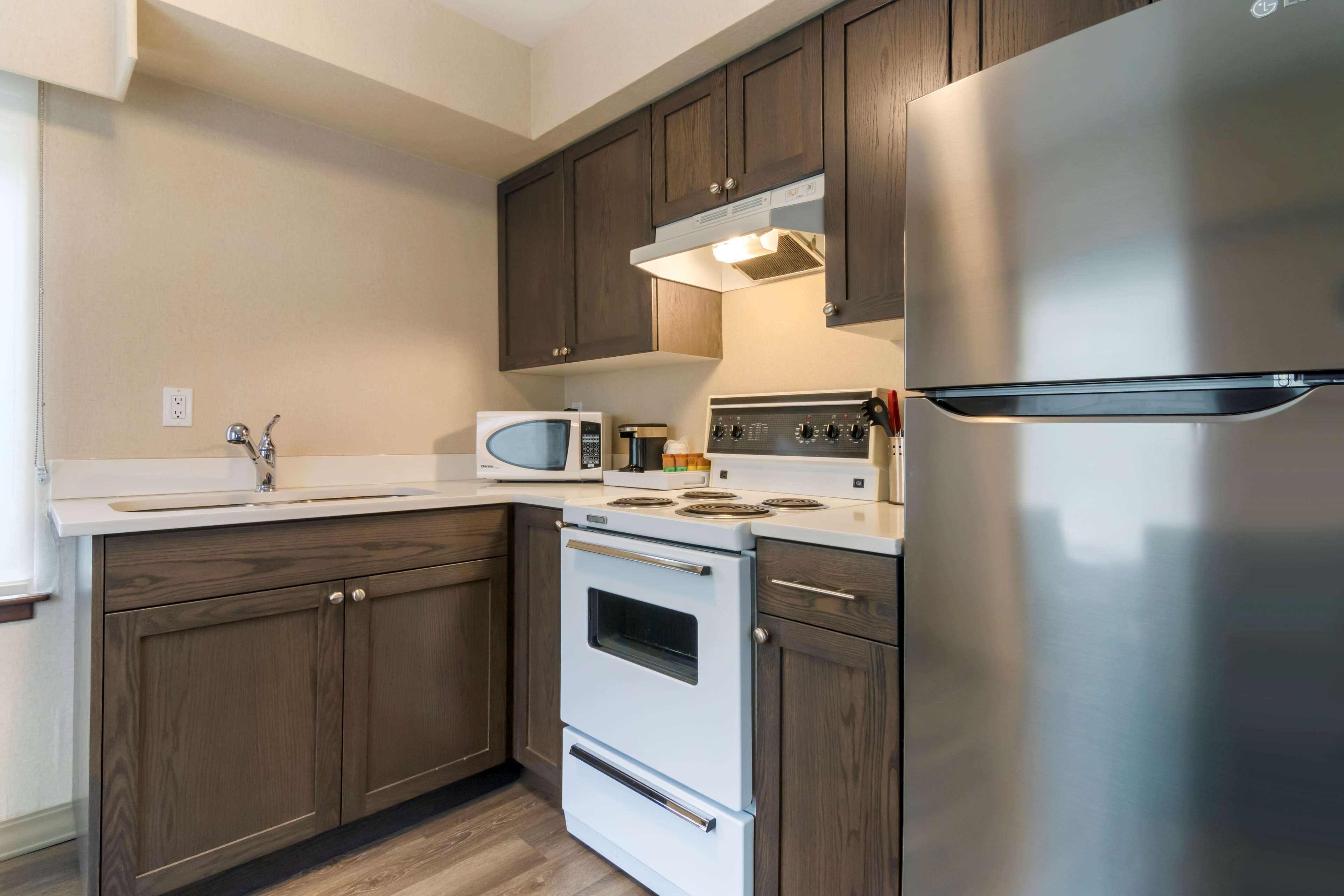 1 bedroom, hypo-allergenic bedding, down duvets, in-room safe