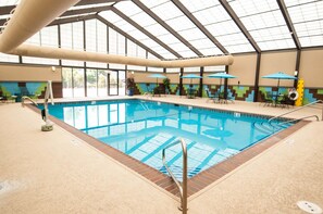 Indoor pool - Holiday Inn St. Louis Arpt West-Earth City by IHG (Earth City)