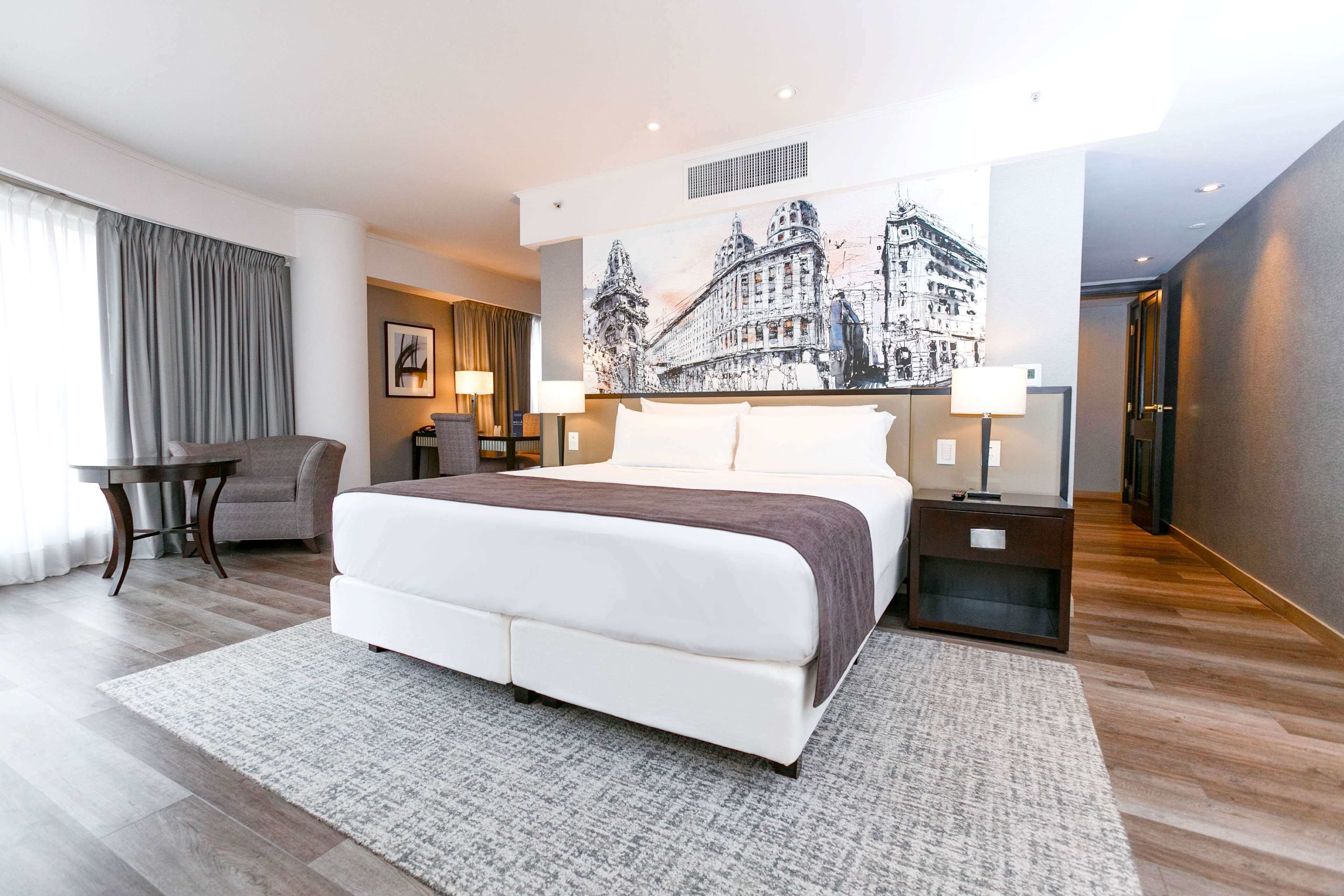 Roupas de cama antialérgicas, edredons de pluma, frigobar