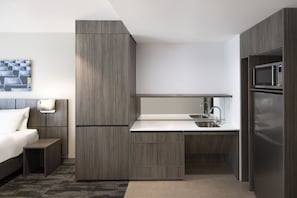 Familienzimmer, Mehrere Betten | Eigene Küche | Mini-Kühlschrank, Mikrowelle, Wasserkocher mit Kaffee-/Teezubehör