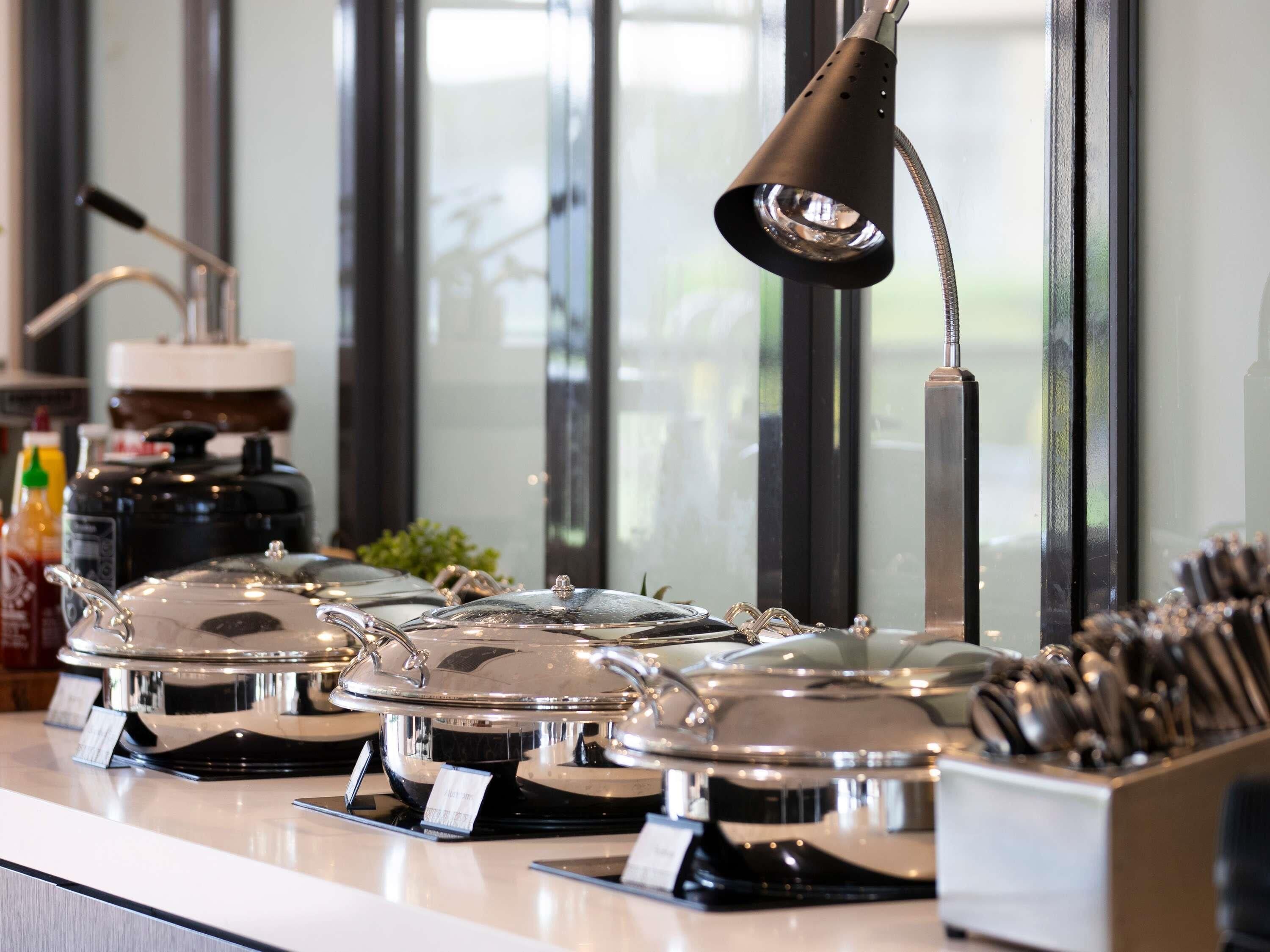 Daily buffet breakfast (AUD 27.5 per person)