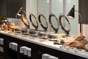 Daily buffet breakfast (AUD 27.5 per person)