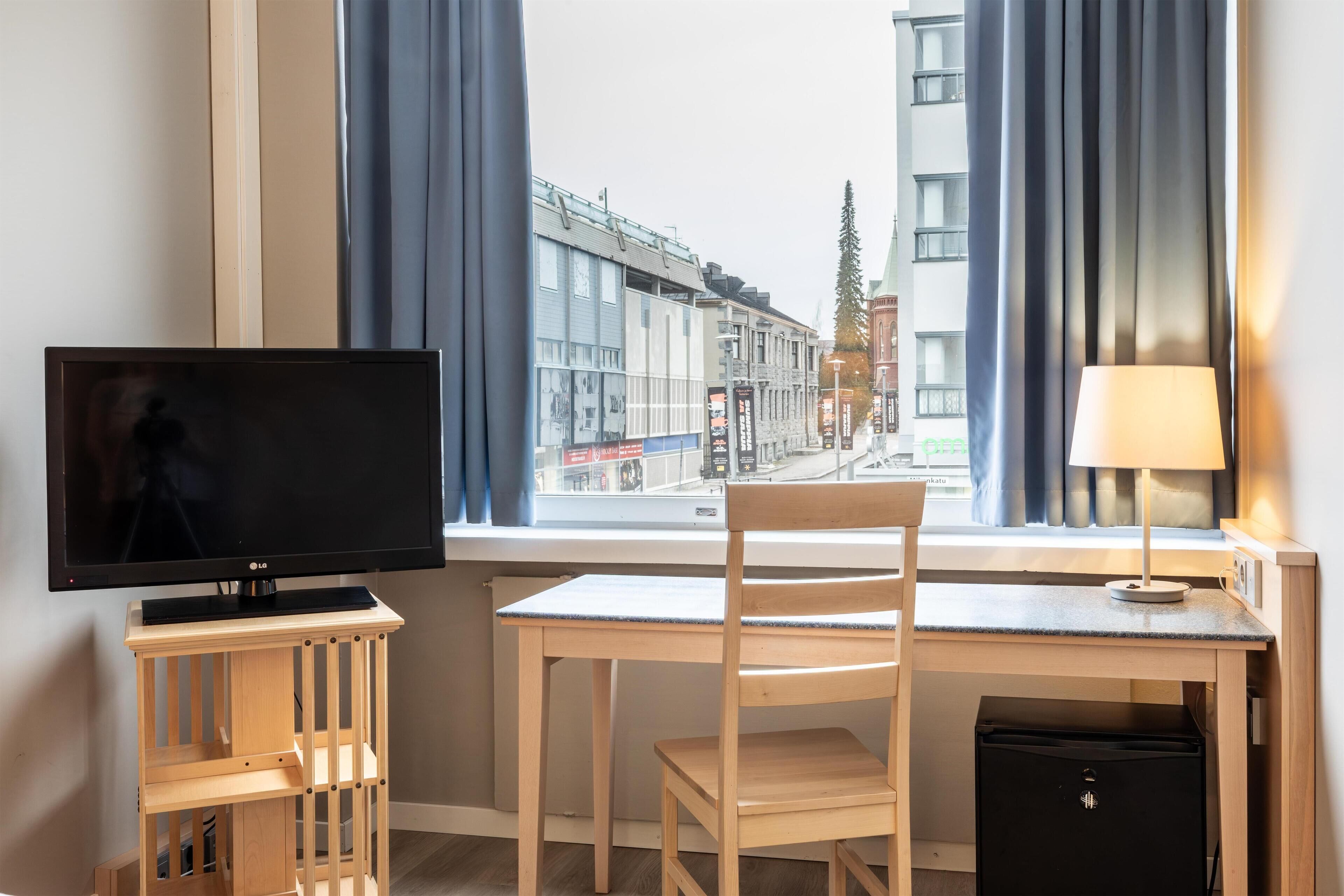 Single Room | Desk, blackout drapes, free WiFi, bed sheets