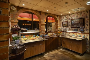 Free buffet breakfast