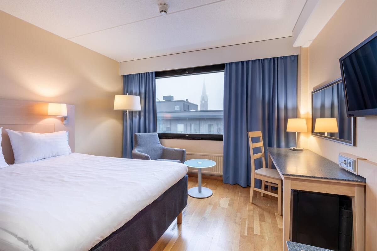 Double Room | Desk, blackout drapes, WiFi (free), bed sheets