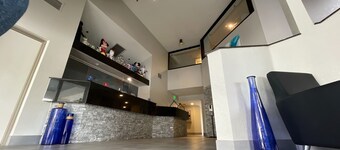 Destiny Palms Hotel Maingate West