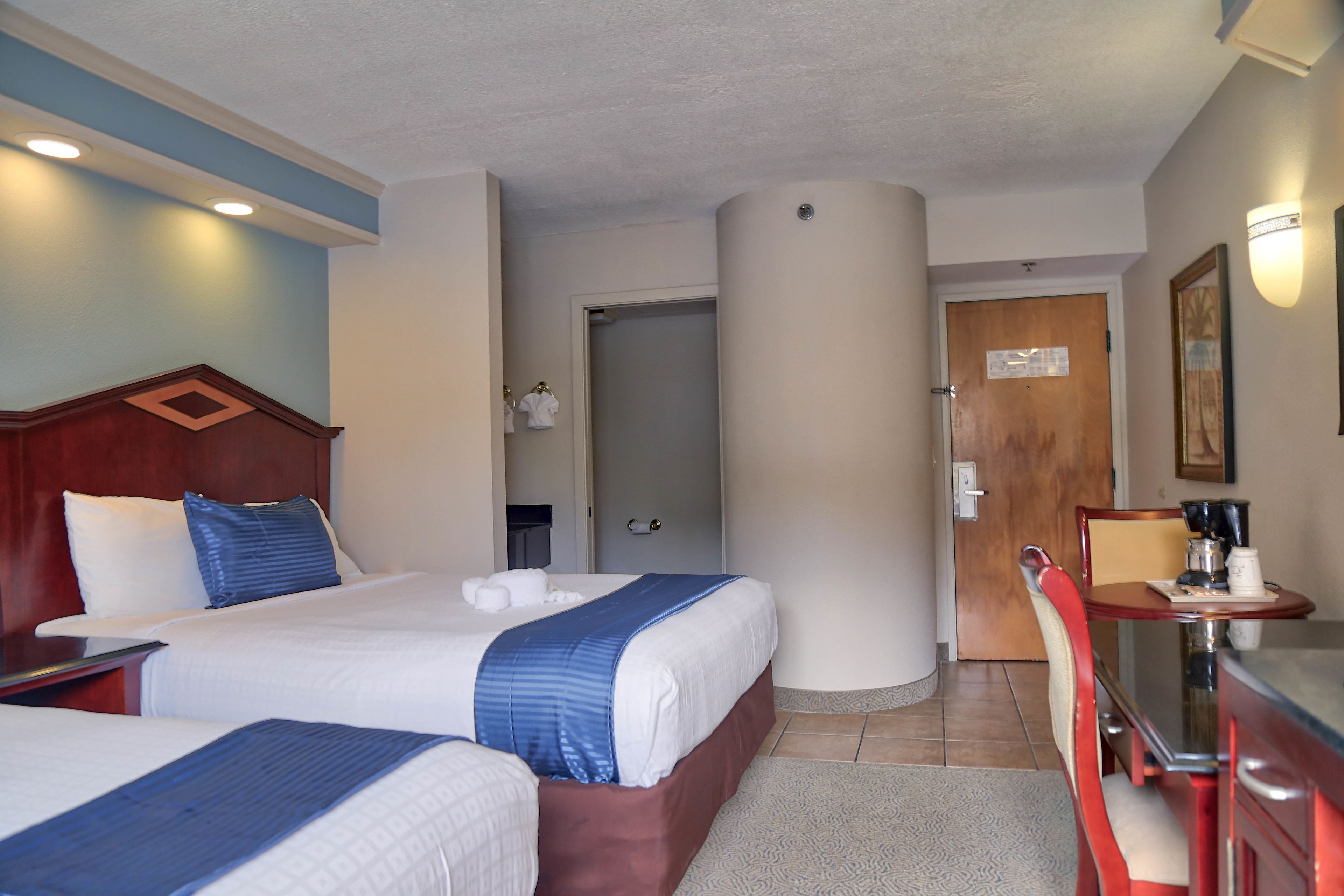 标准房, 2 张大床 | 办公桌、遮光窗帘、隔音、熨斗/熨衣板