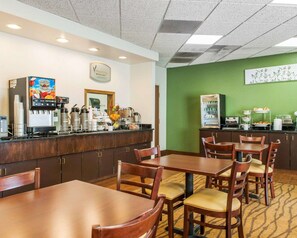 Buffet déjeuner gratuit tous les jours