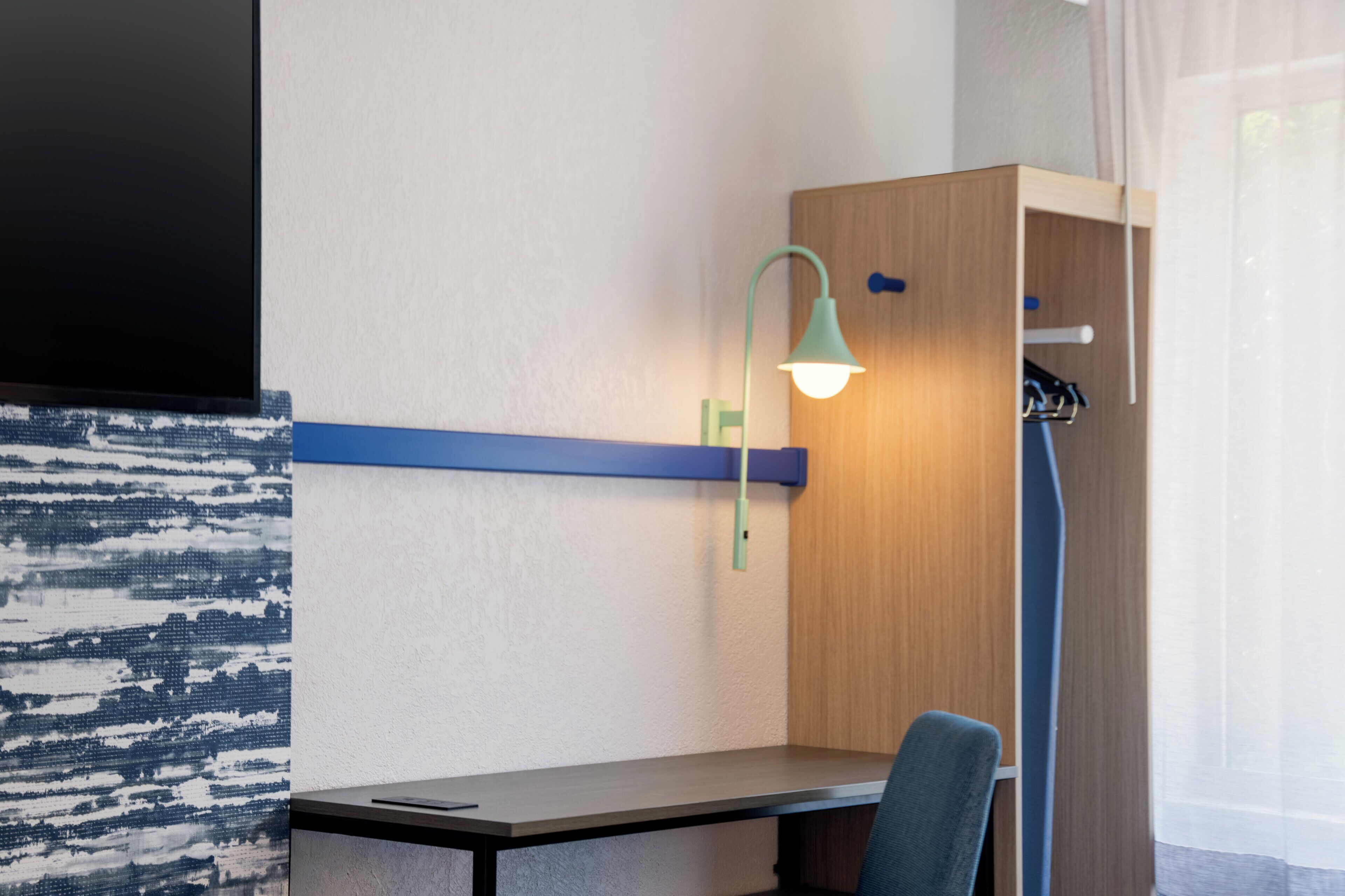 Desk, laptop workspace, iron/ironing board, WiFi (free)